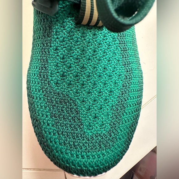 NEW Adidas 562 green and gold running / training shoe Men’s 8 - Picture 11 of 11